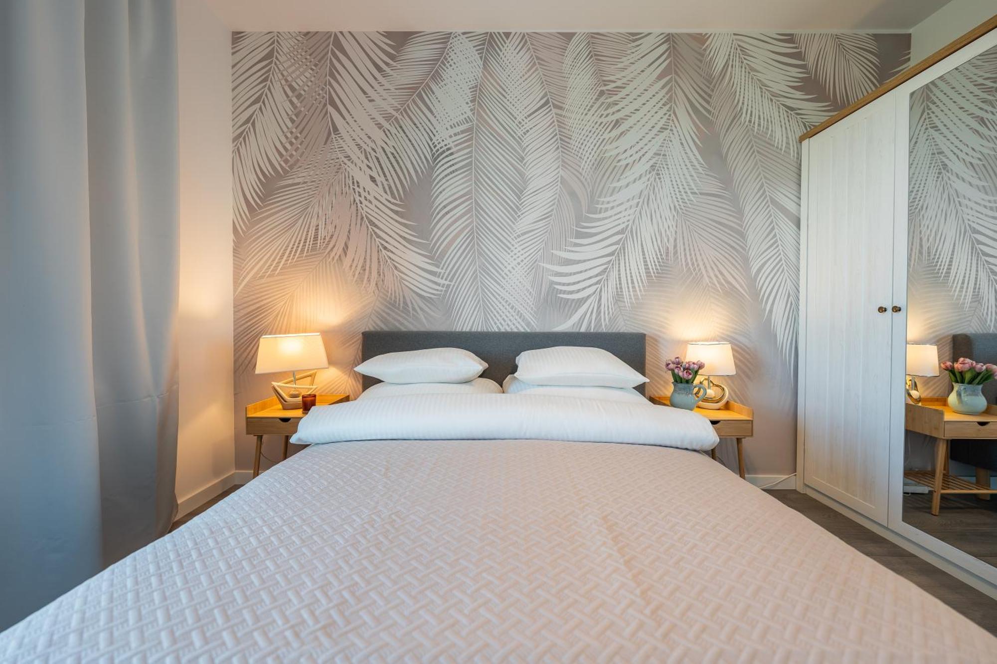 Apartamenty Tespis - Francuska Atal Park II Катовице Экстерьер фото